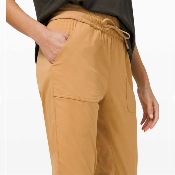 Lululemon Beyond the Studio Pant Slim Gold Buff like new - Picture 3 of 11